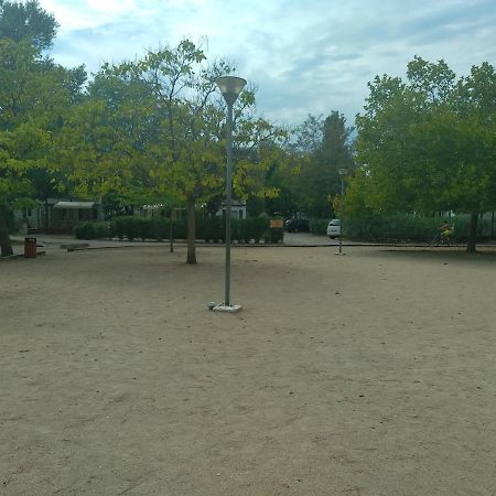Camping Homair Domaine Des Iscles Mobil-Home Climatise La Roque-d'Antheron Luaran gambar