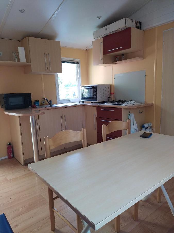 Camping Homair Domaine Des Iscles Mobil-Home Climatise La Roque-d'Antheron Luaran gambar